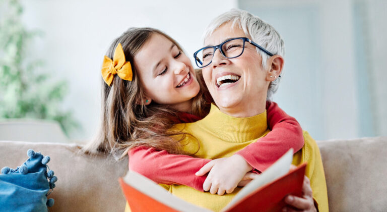 OCT Untersuchung beim Augenarzt – Früherkennung durch Bildgebung 1 AdobeStock 318603804 scaled e1744705234409